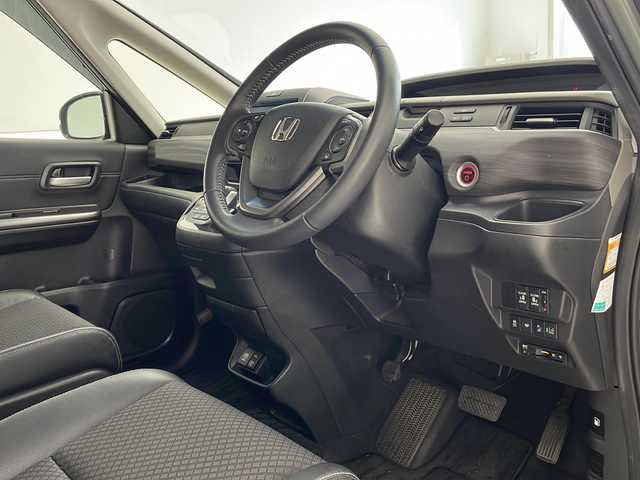 ホンダ フリード ハイブリット G ホンダセンシング 沖縄県 2020(令2)年 6.6万km シルバーミストグリーンM 純正ナビ(VXM-204VFi)/（フルセグＴＶ　ラジオ　ＣＤ　ＤＶＤ　Ｂｌｕｅｔｏｏｔｈ）/バックカメラ/ドライブレコーダー/ＥＴＣ/ホンダセンシング/ステアリングスイッチ/クルーズコントロール/両側パワースライドドア/ＬＥＤヘッドライト/オートライト/クリアランスソナー/スマートキー/プッシュスタート/純正フロアマット/純正15インチアルミホイール/保証書