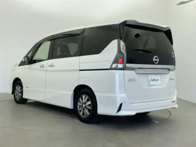 日産 セレナ e－パワー ハイウェイスター V 富山県 2019(令1)年 4.4万km ブリリアントホワイトパール 純正9型ナビ【MM518D-L】/(AM/FM/CD/DVD/BD/SD/AUX/USB/BT)/フルセグTV/アラウンドビューモニター/純正フリップダウンモニター/両側パワースライドドア（ハンズフリー付き）/プロパイロット/アダプティブクルーズコントロール/衝突被害軽減ブレーキ/レーンキープアシスト/オートLEDヘッドライト/クリアランスソナー/デジタルインナーミラー/ビルトインETC/ドライブレコーダー/前席シートヒーター/ステアリングヒーター/ドアバイザー/純正フロアマット/スマートキー/プッシュスタート/純正15インチAW