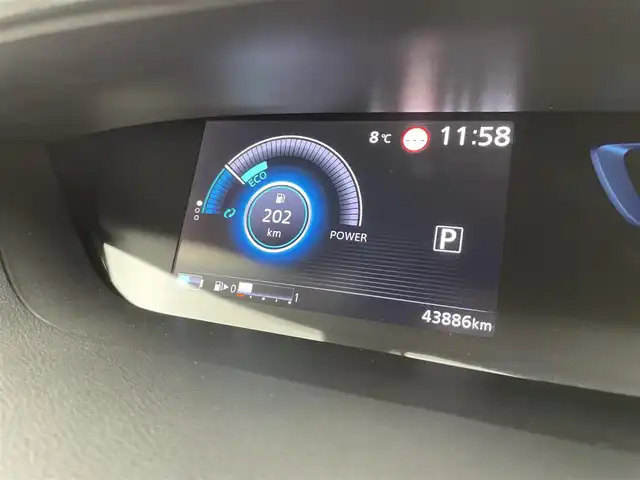 日産 セレナ e－パワー ハイウェイスター V 富山県 2019(令1)年 4.4万km ブリリアントホワイトパール 純正9型ナビ【MM518D-L】/(AM/FM/CD/DVD/BD/SD/AUX/USB/BT)/フルセグTV/アラウンドビューモニター/純正フリップダウンモニター/両側パワースライドドア（ハンズフリー付き）/プロパイロット/アダプティブクルーズコントロール/衝突被害軽減ブレーキ/レーンキープアシスト/オートLEDヘッドライト/クリアランスソナー/デジタルインナーミラー/ビルトインETC/ドライブレコーダー/前席シートヒーター/ステアリングヒーター/ドアバイザー/純正フロアマット/スマートキー/プッシュスタート/純正15インチAW