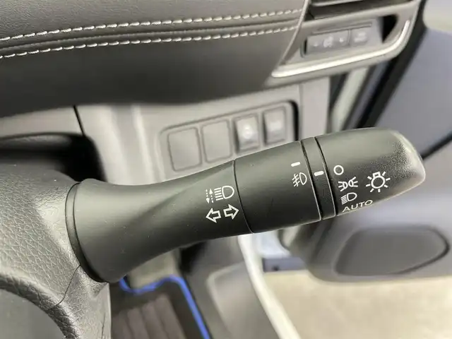 日産 セレナ e－パワー ハイウェイスター V 富山県 2019(令1)年 4.4万km ブリリアントホワイトパール 純正9型ナビ【MM518D-L】/(AM/FM/CD/DVD/BD/SD/AUX/USB/BT)/フルセグTV/アラウンドビューモニター/純正フリップダウンモニター/両側パワースライドドア（ハンズフリー付き）/プロパイロット/アダプティブクルーズコントロール/衝突被害軽減ブレーキ/レーンキープアシスト/オートLEDヘッドライト/クリアランスソナー/デジタルインナーミラー/ビルトインETC/ドライブレコーダー/前席シートヒーター/ステアリングヒーター/ドアバイザー/純正フロアマット/スマートキー/プッシュスタート/純正15インチAW