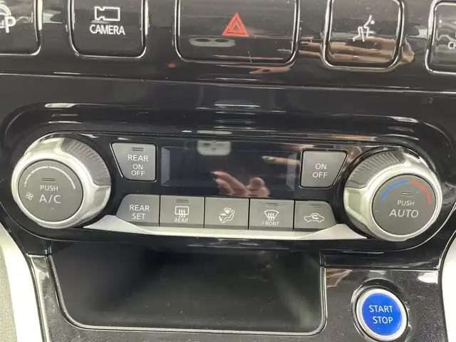 日産 セレナ e－パワー ハイウェイスター V 富山県 2019(令1)年 4.4万km ブリリアントホワイトパール 純正9型ナビ【MM518D-L】/(AM/FM/CD/DVD/BD/SD/AUX/USB/BT)/フルセグTV/アラウンドビューモニター/純正フリップダウンモニター/両側パワースライドドア（ハンズフリー付き）/プロパイロット/アダプティブクルーズコントロール/衝突被害軽減ブレーキ/レーンキープアシスト/オートLEDヘッドライト/クリアランスソナー/デジタルインナーミラー/ビルトインETC/ドライブレコーダー/前席シートヒーター/ステアリングヒーター/ドアバイザー/純正フロアマット/スマートキー/プッシュスタート/純正15インチAW