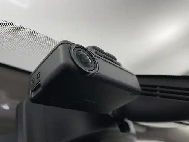 日産 セレナ e－パワー ハイウェイスター V 富山県 2019(令1)年 4.4万km ブリリアントホワイトパール 純正9型ナビ【MM518D-L】/(AM/FM/CD/DVD/BD/SD/AUX/USB/BT)/フルセグTV/アラウンドビューモニター/純正フリップダウンモニター/両側パワースライドドア（ハンズフリー付き）/プロパイロット/アダプティブクルーズコントロール/衝突被害軽減ブレーキ/レーンキープアシスト/オートLEDヘッドライト/クリアランスソナー/デジタルインナーミラー/ビルトインETC/ドライブレコーダー/前席シートヒーター/ステアリングヒーター/ドアバイザー/純正フロアマット/スマートキー/プッシュスタート/純正15インチAW