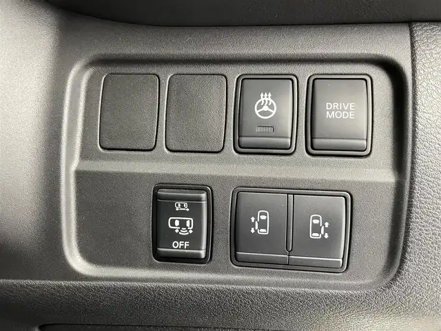 日産 セレナ e－パワー ハイウェイスター V 富山県 2019(令1)年 4.4万km ブリリアントホワイトパール 純正9型ナビ【MM518D-L】/(AM/FM/CD/DVD/BD/SD/AUX/USB/BT)/フルセグTV/アラウンドビューモニター/純正フリップダウンモニター/両側パワースライドドア（ハンズフリー付き）/プロパイロット/アダプティブクルーズコントロール/衝突被害軽減ブレーキ/レーンキープアシスト/オートLEDヘッドライト/クリアランスソナー/デジタルインナーミラー/ビルトインETC/ドライブレコーダー/前席シートヒーター/ステアリングヒーター/ドアバイザー/純正フロアマット/スマートキー/プッシュスタート/純正15インチAW