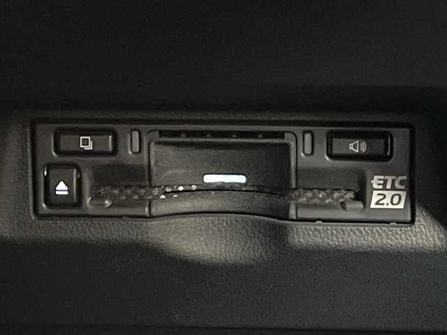 トヨタ ヴェルファイア ハイブリット エグゼクティブ ラウンジ 大阪府 2024(令6)年 3.1万km プラチナホワイトパールマイカ トヨタセーフティーセンス/　・プリクラッシュセーフティ/　・レーントレーシングアシスト/　・レーンディパーチャーアラート/　・レーダークルーズコントロール/　・ロードサインアシスト/　・オートマチックハイビーム/トヨタチームメイト/　・アドバンストパーク/　・パーキングサポートブレーキ/　・アドバンストドライブ/ムーンルーフ/フリップダウンモニター/JBLサウンドシステム/純正メモリナビ/　　BT/フルセグTV/パノラミックビューモニター/バックカメラ/両側パワースライドドア/パワーバックドア/LEDオートライト/フォグランプ/レザーシート/パワーシート/シートヒーター/エアーシート/純正19インチアルミホイール/置くだけ充電/ヘッドアップディスプレイ/ブラインドスポットモニター/リアクロストラフィックオートブレーキ/デジタルインナーミラー/ステアリングヒーター/パドルシフト/スマートキー/ビルトインETC2.0