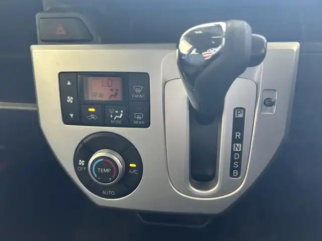 ダイハツ ウェイク X SA 沖縄県 2014(平26)年 5.3万km トニコオレンジメタリック (株)IDOMが運営する【じしゃロンコザ店】の自社ローン対象車両になります。こちらは現金ご利用時の価格です。自社ローンご希望の方は別途その旨お申付け下さい。/・本土仕入/・純正ナビ/・Bluetooth接続/・TV/・DVD再生/・バックカメラ/・片側パワースライドドア/・ETC/・スマートキー/・プッシュスタート/・前後ドライブレコーダー/・シートヒーター/・純正アルミホイール