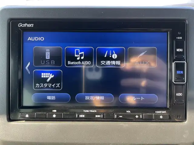 ホンダ Ｎ ＢＯＸ カスタム G L ターボ ホンダセンシング 千葉県 2019(令1)年 1.1万km プラチナホワイトパール ホンダセンシング/・レーダークルーズコントロール/・衝突軽減ブレーキ/・レーンキープアシスト/・オートマチックハイビーム/・先行車発進お知らせ機能/両側パワースライドドア/純正SDナビ【VXM-204VFi】/(CD/DVD/MSV/Bluetooth/フルセグTV)/バックカメラ/ハーフレザーシート/前席シートヒーター/革巻きステアリング/ステアリングリモコン/プッシュスタート/スマートキー×2/オートライト/純正LEDヘッドライト/フォグランプ/純正15インチアルミホイール/前方社外ドライブレコーダー/ビルトインETC/電動格納ミラー/ドアバイザー/サイド＆カーテンエアバッグ/新車時保証書＆取扱説明書