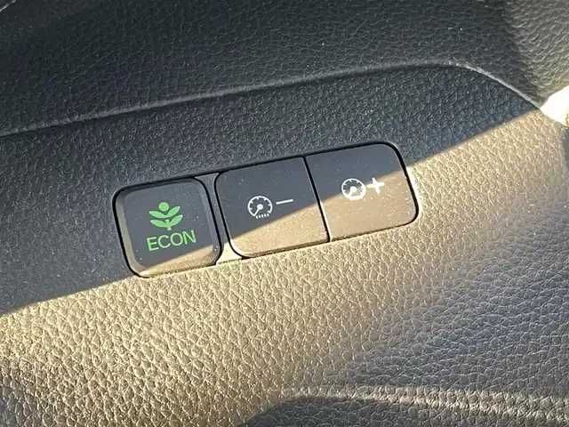 ホンダ Ｎ ＢＯＸ カスタム G L ターボ ホンダセンシング 千葉県 2019(令1)年 1.1万km プラチナホワイトパール ホンダセンシング/・レーダークルーズコントロール/・衝突軽減ブレーキ/・レーンキープアシスト/・オートマチックハイビーム/・先行車発進お知らせ機能/両側パワースライドドア/純正SDナビ【VXM-204VFi】/(CD/DVD/MSV/Bluetooth/フルセグTV)/バックカメラ/ハーフレザーシート/前席シートヒーター/革巻きステアリング/ステアリングリモコン/プッシュスタート/スマートキー×2/オートライト/純正LEDヘッドライト/フォグランプ/純正15インチアルミホイール/前方社外ドライブレコーダー/ビルトインETC/電動格納ミラー/ドアバイザー/サイド＆カーテンエアバッグ/新車時保証書＆取扱説明書