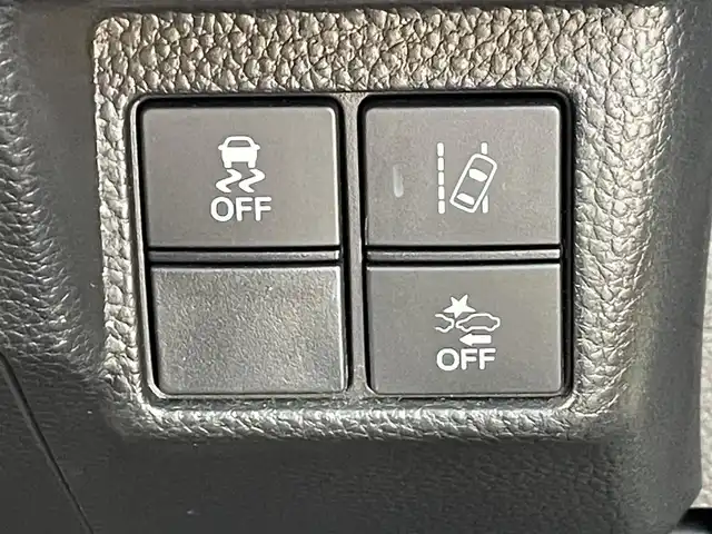 ホンダ Ｎ ＢＯＸ カスタム G L ターボ ホンダセンシング 千葉県 2019(令1)年 1.1万km プラチナホワイトパール ホンダセンシング/・レーダークルーズコントロール/・衝突軽減ブレーキ/・レーンキープアシスト/・オートマチックハイビーム/・先行車発進お知らせ機能/両側パワースライドドア/純正SDナビ【VXM-204VFi】/(CD/DVD/MSV/Bluetooth/フルセグTV)/バックカメラ/ハーフレザーシート/前席シートヒーター/革巻きステアリング/ステアリングリモコン/プッシュスタート/スマートキー×2/オートライト/純正LEDヘッドライト/フォグランプ/純正15インチアルミホイール/前方社外ドライブレコーダー/ビルトインETC/電動格納ミラー/ドアバイザー/サイド＆カーテンエアバッグ/新車時保証書＆取扱説明書