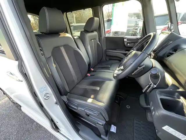 ホンダ Ｎ ＢＯＸ カスタム G L ターボ ホンダセンシング 千葉県 2019(令1)年 1.1万km プラチナホワイトパール ホンダセンシング/・レーダークルーズコントロール/・衝突軽減ブレーキ/・レーンキープアシスト/・オートマチックハイビーム/・先行車発進お知らせ機能/両側パワースライドドア/純正SDナビ【VXM-204VFi】/(CD/DVD/MSV/Bluetooth/フルセグTV)/バックカメラ/ハーフレザーシート/前席シートヒーター/革巻きステアリング/ステアリングリモコン/プッシュスタート/スマートキー×2/オートライト/純正LEDヘッドライト/フォグランプ/純正15インチアルミホイール/前方社外ドライブレコーダー/ビルトインETC/電動格納ミラー/ドアバイザー/サイド＆カーテンエアバッグ/新車時保証書＆取扱説明書