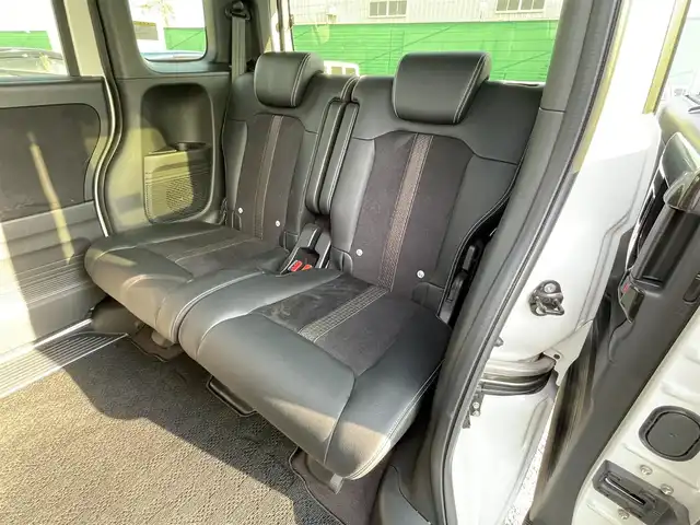 ホンダ Ｎ ＢＯＸ カスタム G L ターボ ホンダセンシング 千葉県 2019(令1)年 1.1万km プラチナホワイトパール ホンダセンシング/・レーダークルーズコントロール/・衝突軽減ブレーキ/・レーンキープアシスト/・オートマチックハイビーム/・先行車発進お知らせ機能/両側パワースライドドア/純正SDナビ【VXM-204VFi】/(CD/DVD/MSV/Bluetooth/フルセグTV)/バックカメラ/ハーフレザーシート/前席シートヒーター/革巻きステアリング/ステアリングリモコン/プッシュスタート/スマートキー×2/オートライト/純正LEDヘッドライト/フォグランプ/純正15インチアルミホイール/前方社外ドライブレコーダー/ビルトインETC/電動格納ミラー/ドアバイザー/サイド＆カーテンエアバッグ/新車時保証書＆取扱説明書