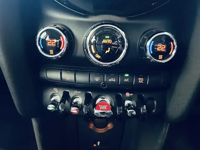 ＭＩＮＩ ミニ クーパー 大阪府 2020(令2)年 1.4万km チリ・レッド ペッパーP/インテリジェントセーフティ/純正ナビ/バックカメラ/USB/Bluetooth/純正15インチAW/LEDヘッドライト/クリアランスソナー/パーキングアシスト/スマートキー/ETC