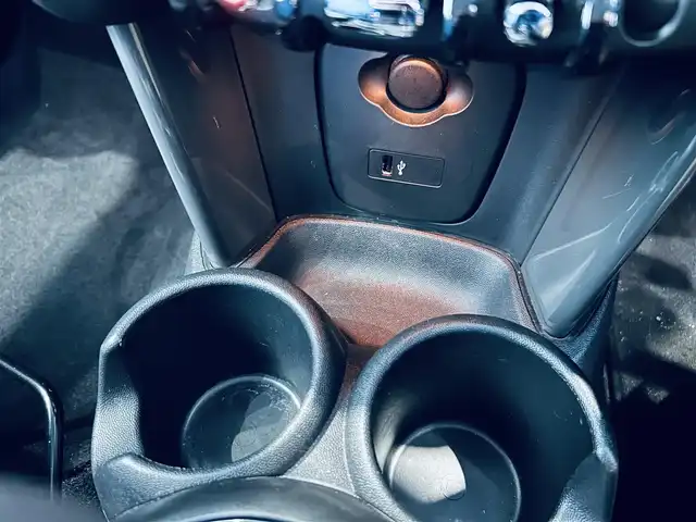 ＭＩＮＩ ミニ クーパー 大阪府 2020(令2)年 1.4万km チリ・レッド ペッパーP/インテリジェントセーフティ/純正ナビ/バックカメラ/USB/Bluetooth/純正15インチAW/LEDヘッドライト/クリアランスソナー/パーキングアシスト/スマートキー/ETC