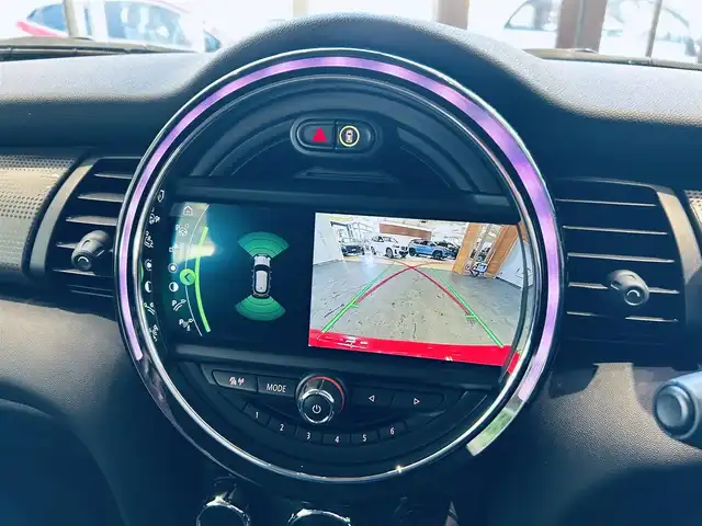 ＭＩＮＩ ミニ クーパー 大阪府 2020(令2)年 1.4万km チリ・レッド ペッパーP/インテリジェントセーフティ/純正ナビ/バックカメラ/USB/Bluetooth/純正15インチAW/LEDヘッドライト/クリアランスソナー/パーキングアシスト/スマートキー/ETC