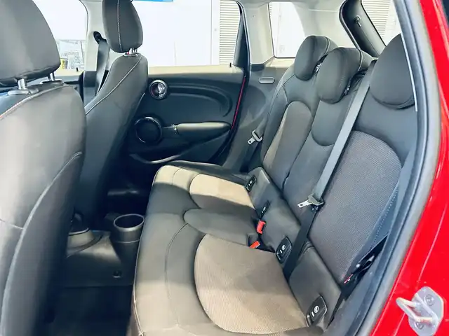 ＭＩＮＩ ミニ クーパー 大阪府 2020(令2)年 1.4万km チリ・レッド ペッパーP/インテリジェントセーフティ/純正ナビ/バックカメラ/USB/Bluetooth/純正15インチAW/LEDヘッドライト/クリアランスソナー/パーキングアシスト/スマートキー/ETC