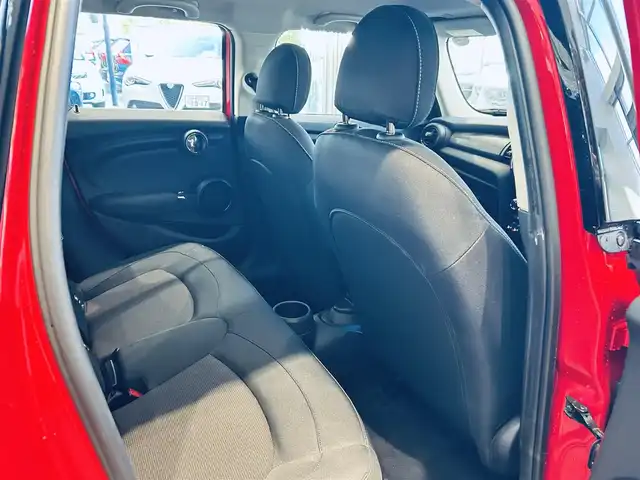 ＭＩＮＩ ミニ クーパー 大阪府 2020(令2)年 1.4万km チリ・レッド ペッパーP/インテリジェントセーフティ/純正ナビ/バックカメラ/USB/Bluetooth/純正15インチAW/LEDヘッドライト/クリアランスソナー/パーキングアシスト/スマートキー/ETC