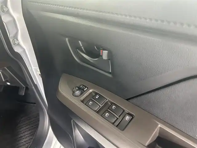 トヨタ ルーミー X 佐賀県 2022(令4)年 7.2万km ブライトシルバーM 社外7インチメモリナビ/（Bluetooth/AM/FM）/社外バックカメラ/社外ETC/片側パワースライドドア/スマートアシスト/衝突回避支援ブレーキ/車線逸脱警報/路側逸脱警報/ふらつき警報/ブレーキ制御付誤発進抑制機能（前後）/先行車発進お知らせ/オートハイビーム/コーナーセンサー/アイドリングストップ/オートライト/オートリトラミラー/リアサンシェード/プッシュスタート/スマートキー/純正フロアマット/保証書/取扱説明書