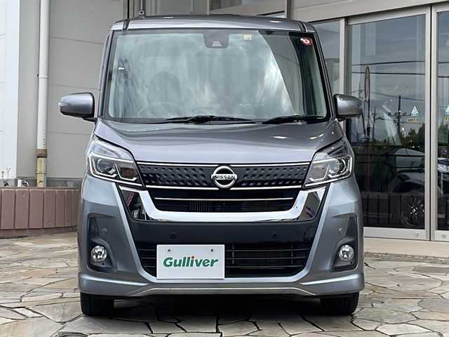 日産 デイズ ルークス ハイウェイスター Gターボ 静岡県 2019(令1)年 4.6万km チタニウムグレーメタリック 純正ナビ(MM317D-W)/CD/DVD/ラジオ/AUX/フルセグTV/全方位カメラ/ステアリングリモコン/リアサーキュレーター/後席テーブル/後席ロールサンシェイド/クルーズコントロール/両側パワースライドドア/純正フロアマット/クリアランスソナー/衝突軽減ブレーキ/レーンキープアシスト/オートライト/オートマチックハイビーム/LEDライト/フォグランプ/電動格納ミラー