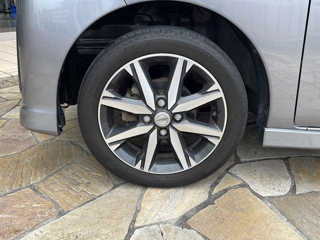 日産 デイズ ルークス ハイウェイスター Gターボ 静岡県 2019(令1)年 4.6万km チタニウムグレーメタリック 純正ナビ(MM317D-W)/CD/DVD/ラジオ/AUX/フルセグTV/全方位カメラ/ステアリングリモコン/リアサーキュレーター/後席テーブル/後席ロールサンシェイド/クルーズコントロール/両側パワースライドドア/純正フロアマット/クリアランスソナー/衝突軽減ブレーキ/レーンキープアシスト/オートライト/オートマチックハイビーム/LEDライト/フォグランプ/電動格納ミラー