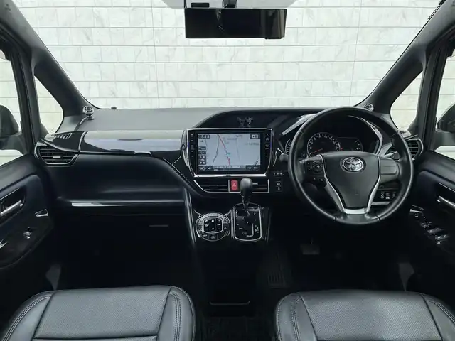 トヨタ ヴォクシー ZS 長野県 2014(平26)年 12.8万km ボルドーマイカメタリック (株)IDOMが運営する【じしゃロン長野店】の自社ローン専用車両になります。こちらは現金またはオートローンご利用時の価格です。自社ローンご希望の方は別途その旨お申付け下さい　/ＡＬＰＩＮＥナビ/ＡＬＰＩＮＥ後席モニター/（Ｂｌｕｅｔｏｏｔｈ接続/フルセグＴＶ/ＣＤ/ＤＶＤ）/両側パワースライドドア/バックカメラ/ビルトインＥＴＣ/プッシュスタート＆スマートキー/オートライト/ＬＥＤライト