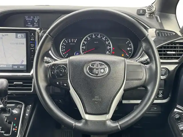 トヨタ ヴォクシー ZS 長野県 2014(平26)年 12.8万km ボルドーマイカメタリック (株)IDOMが運営する【じしゃロン長野店】の自社ローン専用車両になります。こちらは現金またはオートローンご利用時の価格です。自社ローンご希望の方は別途その旨お申付け下さい　/ＡＬＰＩＮＥナビ/ＡＬＰＩＮＥ後席モニター/（Ｂｌｕｅｔｏｏｔｈ接続/フルセグＴＶ/ＣＤ/ＤＶＤ）/両側パワースライドドア/バックカメラ/ビルトインＥＴＣ/プッシュスタート＆スマートキー/オートライト/ＬＥＤライト