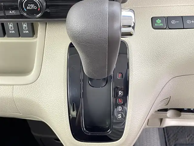ホンダ Ｎ ＢＯＸ G L ターボ ホンダセンシング 千葉県 2018(平30)年 7.2万km プレミアムアガットブラウンP 禁煙車/Honda SENSING/・衝突軽減ブレーキ/・誤発進抑制機能/・後方誤発進抑制機能/・歩行者事故低減ステアリング/・路外逸脱抑制機能/・アダプティブ・クルーズ・コントロール/・車線維持支援システム/・オートハイビーム/・先行車発進お知らせ機能/・標識認識機能/両側パワースライドドア /純正７インチナビ/・フルセグ、CD・DVD、Bluetooth/フルLEDヘッドライト/・プロジェクタータイプ/・オートレベリング/オートライトコントロール機構付/プッシュスタート/スマートキー/取説