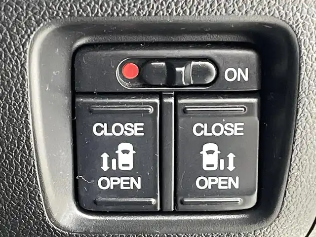 ホンダ Ｎ ＢＯＸ カスタム G ターボSSパッケージ 熊本県 2013(平25)年 5.3万km プレミアムホワイトパール 社外ディスプレイオーディオ　/両側パワースライドドア　/バックカメラ　/クルーズコントロール　/横滑り防止　/パドルシフト/純正フロアマット　/純正１５インチＡＷ　/オートライト　/ＨＩＤライト　/フォグライト　/スマートキー/プッシュスタート/スペアキー1本/取扱説明書