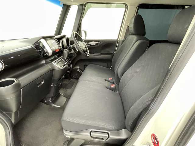 ホンダ Ｎ ＢＯＸ カスタム G ターボSSパッケージ 熊本県 2013(平25)年 5.3万km プレミアムホワイトパール 社外ディスプレイオーディオ　/両側パワースライドドア　/バックカメラ　/クルーズコントロール　/横滑り防止　/パドルシフト/純正フロアマット　/純正１５インチＡＷ　/オートライト　/ＨＩＤライト　/フォグライト　/スマートキー/プッシュスタート/スペアキー1本/取扱説明書
