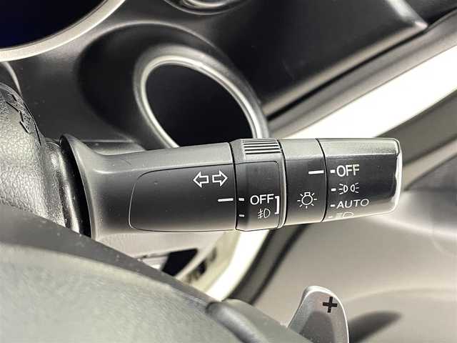 ホンダ Ｎ ＢＯＸ カスタム G ターボSSパッケージ 熊本県 2013(平25)年 5.3万km プレミアムホワイトパール 社外ディスプレイオーディオ　/両側パワースライドドア　/バックカメラ　/クルーズコントロール　/横滑り防止　/パドルシフト/純正フロアマット　/純正１５インチＡＷ　/オートライト　/ＨＩＤライト　/フォグライト　/スマートキー/プッシュスタート/スペアキー1本/取扱説明書