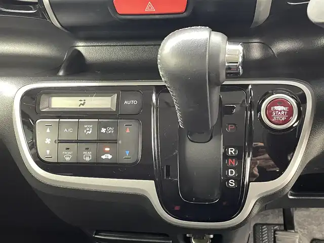 ホンダ Ｎ ＢＯＸ カスタム G ターボSSパッケージ 熊本県 2013(平25)年 5.3万km プレミアムホワイトパール 社外ディスプレイオーディオ　/両側パワースライドドア　/バックカメラ　/クルーズコントロール　/横滑り防止　/パドルシフト/純正フロアマット　/純正１５インチＡＷ　/オートライト　/ＨＩＤライト　/フォグライト　/スマートキー/プッシュスタート/スペアキー1本/取扱説明書