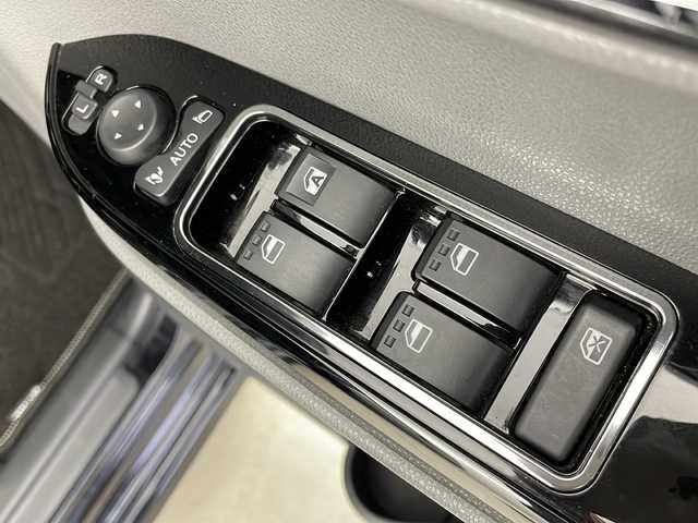 ダイハツ タント カスタム RS 新潟県 2019(令1)年 2.3万km パールブラック 4WD/衝突軽減ブレーキ/社外メモリナビ/バックカメラ/フルセグTV/前後ドライブレコーダー/両側パワースライドドア/コーナーセンサー/オートライト/LEDヘッドライト/プッシュスタート/アイドリングストップ/シートヒーター/エンジンスターター/レーダー