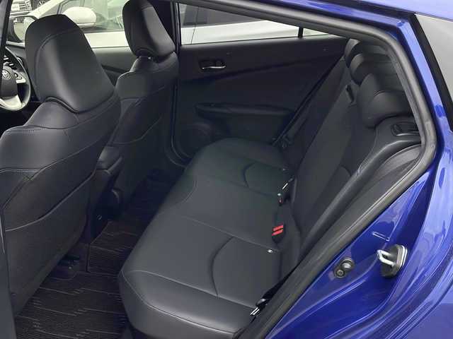 トヨタ プリウス S ツーリングセレクション 新潟県 2016(平28)年 3.2万km ダークブルーマイカM モデリスタフルエアロ/9インチ純正ナビ/フルセグテレビ/前後ドラレコ/レーンキープアシスト/バックカメラ/クルーズコントロール(追従機能有り)/プッシュスタート/ETC/フォグランプ/純正17インチアルミホイール/ウィンカーミラー