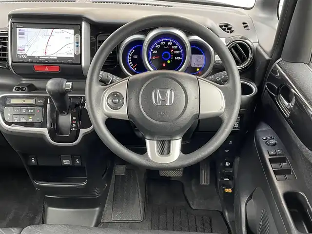 ホンダ Ｎ ＢＯＸ カスタム G SSパッケージ 秋田県 2014(平26)年 9.6万km プレミアムホワイトパール (株)IDOMが運営する【じしゃロン 秋田店】の自社ローン専用車両になります。こちらは現金またはオートローンご利用時の価格です。自社ローンご希望の方は別途その旨お申付け下さい/メモリナビ/ワンセグテレビ/バックカメラ/ウィンカーミラー/ドアバイザー/プッシュスタート/両側パワースライドドア/スマートキー