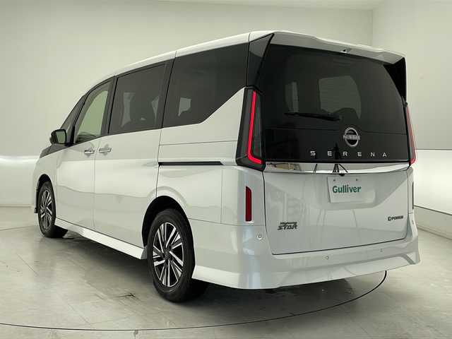 日産 セレナ e－パワー ハイウェイスター V 千葉県 2023(令5)年 3.8万km プリズムホワイト 禁煙車/純正12.3インチコネクティッドナビ（USB/Bluetooth/フルセグTV）/エマージェンシーブレーキ/プロパイロット/レーンキープアシスト/車線逸脱警報システム/ブラインドスポットモニター/クリアランスソナー/アラウンドビューモニター/ビルトインETC2.0/インテリジェントルームミラー/両側電動ドア/革巻きステアリング/ステアリングスイッチ/電子パーキング/ブレーキホールド/ハーフレザーシート/左右独立エアコン/置くだけ充電/オートライト/オートマチックハイビーム/LEDヘッドライト/LEDフォグランプ/純正16インチAW/電動格納ウインカーミラー/プッシュスタート/スマートキー