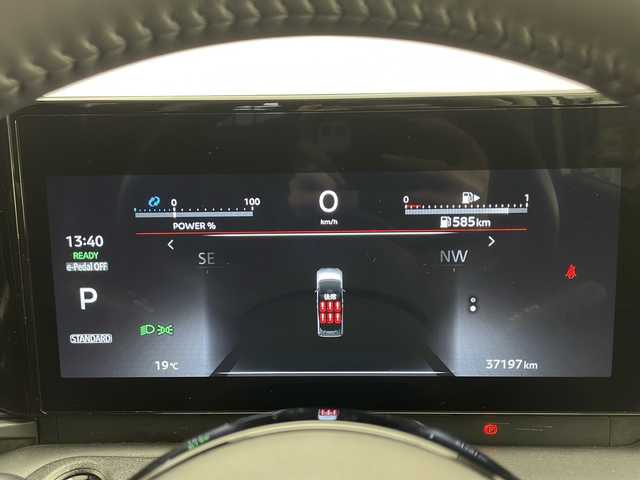 日産 セレナ e－パワー ハイウェイスター V 千葉県 2023(令5)年 3.8万km プリズムホワイト 禁煙車/純正12.3インチコネクティッドナビ（USB/Bluetooth/フルセグTV）/エマージェンシーブレーキ/プロパイロット/レーンキープアシスト/車線逸脱警報システム/ブラインドスポットモニター/クリアランスソナー/アラウンドビューモニター/ビルトインETC2.0/インテリジェントルームミラー/両側電動ドア/革巻きステアリング/ステアリングスイッチ/電子パーキング/ブレーキホールド/ハーフレザーシート/左右独立エアコン/置くだけ充電/オートライト/オートマチックハイビーム/LEDヘッドライト/LEDフォグランプ/純正16インチAW/電動格納ウインカーミラー/プッシュスタート/スマートキー