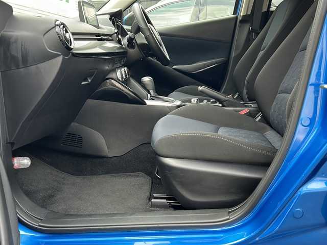マツダ デミオ 13S 東京都 2016(平28)年 4.1万km ダイナミックブルーマイカ 新車時保証書　/取扱説明書　ナビ説明書/スマートシティーブレーキ/純正ナビ/BT/ビルトインETC/LEDヘッドライト/オートライト/シートヒーター/スマートキー×2/サイド/カーテンエアバック/横滑り防止装置