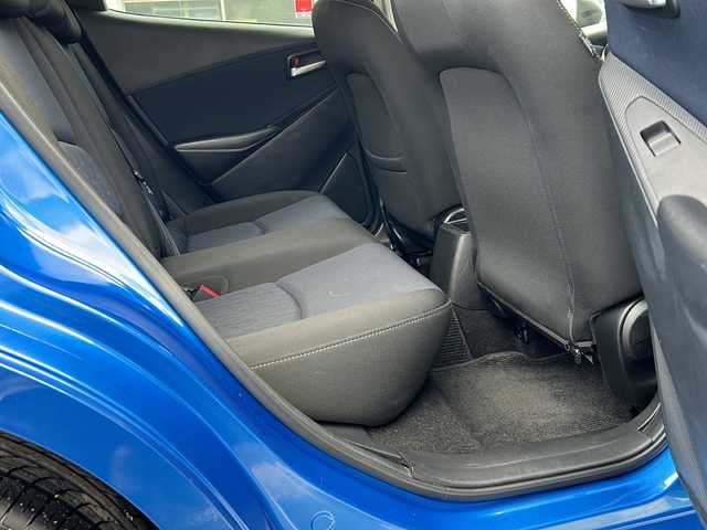 マツダ デミオ 13S 東京都 2016(平28)年 4.1万km ダイナミックブルーマイカ 新車時保証書　/取扱説明書　ナビ説明書/スマートシティーブレーキ/純正ナビ/BT/ビルトインETC/LEDヘッドライト/オートライト/シートヒーター/スマートキー×2/サイド/カーテンエアバック/横滑り防止装置
