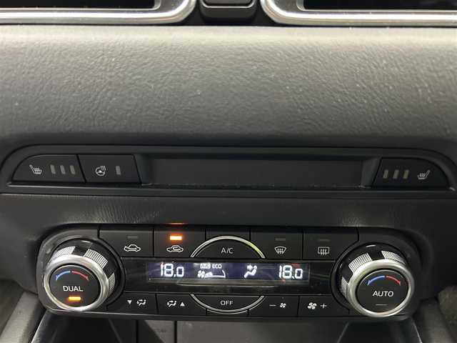 マツダ ＣＸ－５ XD Lパッケージ 鹿児島県 2017(平29)年 8.3万km マシーングレープレミアムM BOSEプレミアムサウンド/誤発進抑制制御機能（前後）/リヤパーキングセンサー/スマートブレーキサポート/全車速追従機能付マツダレーダークルーズコントロール/アダプティブLEDヘッドライト/レーンキープアシストシステム/車線逸脱警報システム/ブラインドスポットモニタリング/ドライバーアテンションアラート/交通標識認識システム/アイドリングストップ/純正SDナビ/（CD/DVD/フルセグ/Bluetooth/AUX）/バック・サイドカメラ/ETC/社外前後ドライブレコーダー【ZDR-015】/革巻きステアリング/ステアリングリモコン/ステアリングヒーター/前席シートヒーター/前席パワーシート/運転席シートメモリ/純正LEDヘッドライト/オートライト/ヘッドアップディスプレイ/電動パーキングブレーキ/ブレーキホールド/電動格納ドアミラー/純正ラバーマット/純正トノカバー/純正ドアバイザー/純正19インチアルミ