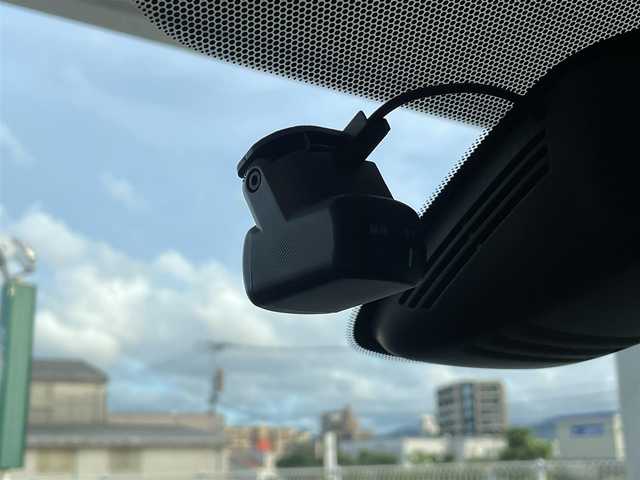 日産 セレナ ハイウェイスター V 福岡県 2021(令3)年 3.3万km ダイヤモンドブラック 純正10型SDナビ（フルセグ/TV/CD/DVD/BT）アラウンドビューモニタープロパイロットエマージェンシーブレーキコーナーセンサーETCBSMドラレコデジタルインナーミラUSBポート純正LEDヘットライト純正フロアマット純正16インチアルミホイールスマートキープッシュスタート