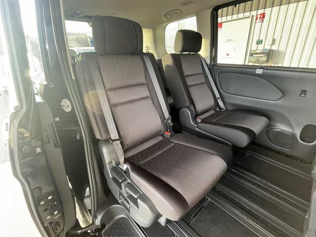 日産 セレナ ハイウェイスター V 福岡県 2021(令3)年 3.3万km ダイヤモンドブラック 純正10型SDナビ（フルセグ/TV/CD/DVD/BT）アラウンドビューモニタープロパイロットエマージェンシーブレーキコーナーセンサーETCBSMドラレコデジタルインナーミラUSBポート純正LEDヘットライト純正フロアマット純正16インチアルミホイールスマートキープッシュスタート
