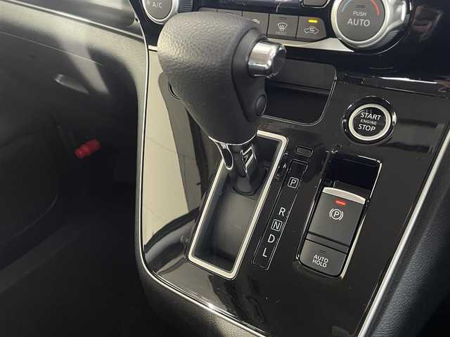 日産 セレナ ハイウェイスター V 福岡県 2021(令3)年 3.3万km ダイヤモンドブラック 純正10型SDナビ（フルセグ/TV/CD/DVD/BT）アラウンドビューモニタープロパイロットエマージェンシーブレーキコーナーセンサーETCBSMドラレコデジタルインナーミラUSBポート純正LEDヘットライト純正フロアマット純正16インチアルミホイールスマートキープッシュスタート