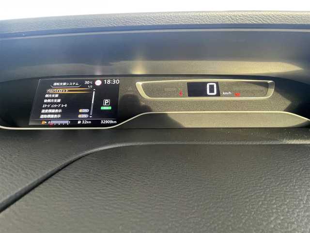日産 セレナ ハイウェイスター V 福岡県 2021(令3)年 3.3万km ダイヤモンドブラック 純正10型SDナビ（フルセグ/TV/CD/DVD/BT）アラウンドビューモニタープロパイロットエマージェンシーブレーキコーナーセンサーETCBSMドラレコデジタルインナーミラUSBポート純正LEDヘットライト純正フロアマット純正16インチアルミホイールスマートキープッシュスタート