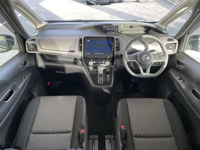 日産 セレナ ハイウェイスター V 福岡県 2021(令3)年 3.3万km ダイヤモンドブラック 純正10型SDナビ（フルセグ/TV/CD/DVD/BT）アラウンドビューモニタープロパイロットエマージェンシーブレーキコーナーセンサーETCBSMドラレコデジタルインナーミラUSBポート純正LEDヘットライト純正フロアマット純正16インチアルミホイールスマートキープッシュスタート