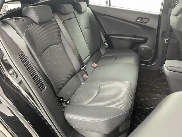 トヨタ プリウス ＰＨＶ S セーフティパッケージ 福島県 2022(令4)年 1.2万km アティチュードブラックマイカ トヨタセーフティーセンス　/・PCS/・車線逸脱警報/・BSＭ/・レーダークルーズコントロール/・クリアランスソナー/純正ナビ　/【AM/FM/Bluetooth】/バックカメラ　/ＥＴＣ　/プッシュスタート　/・スマートキー　/・スペアキー　/オートライト　/・ＬＥＤライト　/ステアリングスイッチ　/・革巻きステアリング　/チルトステアリング/純正フロアマット/ドアバイザー/プラグインハイブリッド/USB入力端子