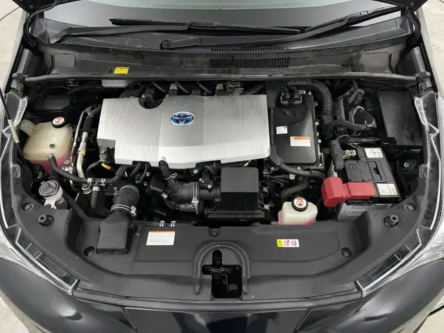 トヨタ プリウス A プレミアム 三重県 2018(平30)年 7万km アティチュードブラックマイカ 禁煙車/トヨタセーフティセンス/レーンキープアシスト/純正９インチナビ/CD/BT/SD/フルセグTV/バックカメラ/ヘッドアップディスプレイ/前席シートヒーター/クリアランスソナー/モデリスタエアロ/ルーフラッピング/レーダークルーズコントロール/ブラインドスポットモニター/パーキングアシスト/ビルトインETC/ワイヤレス充電/純正ドライブレコーダー/オートハイビーム