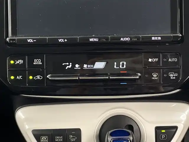 トヨタ プリウス A プレミアム 三重県 2018(平30)年 7万km アティチュードブラックマイカ 禁煙車/トヨタセーフティセンス/レーンキープアシスト/純正９インチナビ/CD/BT/SD/フルセグTV/バックカメラ/ヘッドアップディスプレイ/前席シートヒーター/クリアランスソナー/モデリスタエアロ/ルーフラッピング/レーダークルーズコントロール/ブラインドスポットモニター/パーキングアシスト/ビルトインETC/ワイヤレス充電/純正ドライブレコーダー/オートハイビーム