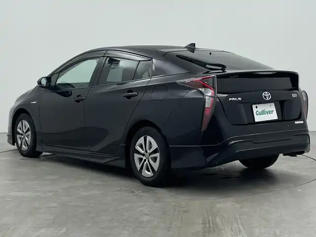 トヨタ プリウス A プレミアム 三重県 2018(平30)年 7万km アティチュードブラックマイカ 禁煙車/トヨタセーフティセンス/レーンキープアシスト/純正９インチナビ/CD/BT/SD/フルセグTV/バックカメラ/ヘッドアップディスプレイ/前席シートヒーター/クリアランスソナー/モデリスタエアロ/ルーフラッピング/レーダークルーズコントロール/ブラインドスポットモニター/パーキングアシスト/ビルトインETC/ワイヤレス充電/純正ドライブレコーダー/オートハイビーム