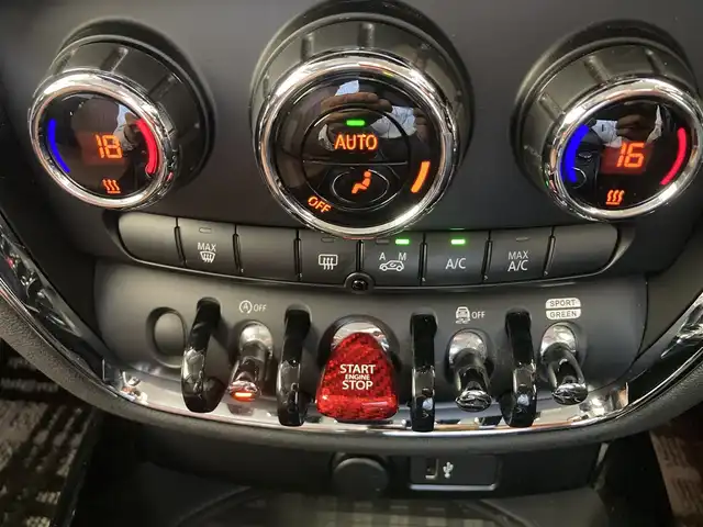 ＭＩＮＩ ミニ クラブマン クーパーD 熊本県 2018(平30)年 5.6万km 紺 ・スマートキー/・プッシュスタート/・インテリジェントセーフティ/・クルーズコントロール/・純正HDDナビ/　【Bluetooth・USB】/・バックカメラ/・ETC/・ドライブレコーダー(前後録画)/・革調シートカバー/・LEDヘッドランプ/・LEDフォグランプ/・純正マット