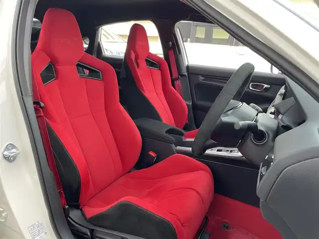 ホンダ シビック タイプR 東京都 2024(令6)年 0.2万km チャンピオンシップホワイト ホンダコネクトナビ/バックモニター/衝突被害軽減/路外逸脱抑制/アダプティブクルーズコントロール/ブラインドスポット/パーキングセンサー/ＥＴＣ/ドライブレコーダー/ステアリングスイッチ