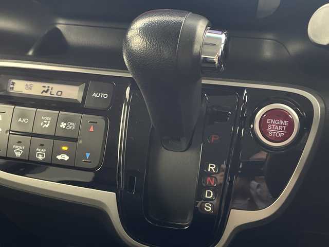 ホンダ Ｎ ＢＯＸ カスタム G ターボパッケージ 岐阜県 2013(平25)年 6.1万km クリスタルブラックパール 社外ナビ(AVN112M)/AM/FM/CD/ワンセグTV/両側パワースライドドア/クルーズコントロール/純正フロアマット/純正ドアバイザー/純正15インチアルミホイール/スペアキー/スマートキー/ハロゲンライト/フォグランプ