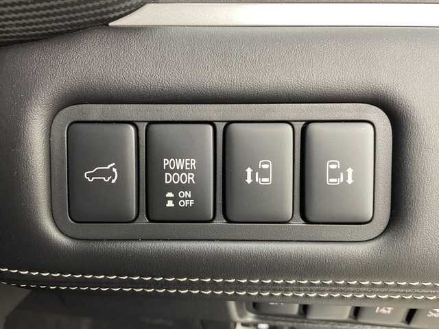 三菱 デリカＤ：５ シャモニー 新潟県 2025(令7)年 0.1千km 黒 CHAMONIX (8人)　4WD　e-Assist/オリジナルナビ取付パッケージ＋リアモニター取付パッケージ(25/300)　ステップレス　（8人）D:5専用11型ナビゲーション(322/300)　12.8型後席用モニター(143/550円)/純正11型ナビ/フルセグ/BT/HDMi/アルパイン12.8型フリップダウンモニター/全方位カメラ/両側パワースライドドア/シートヒーター/パワーシート/パワーバックドア/オートライト/スマートキー/衝突軽減ブレーキ/レーンアシスト/アイドリングストップ